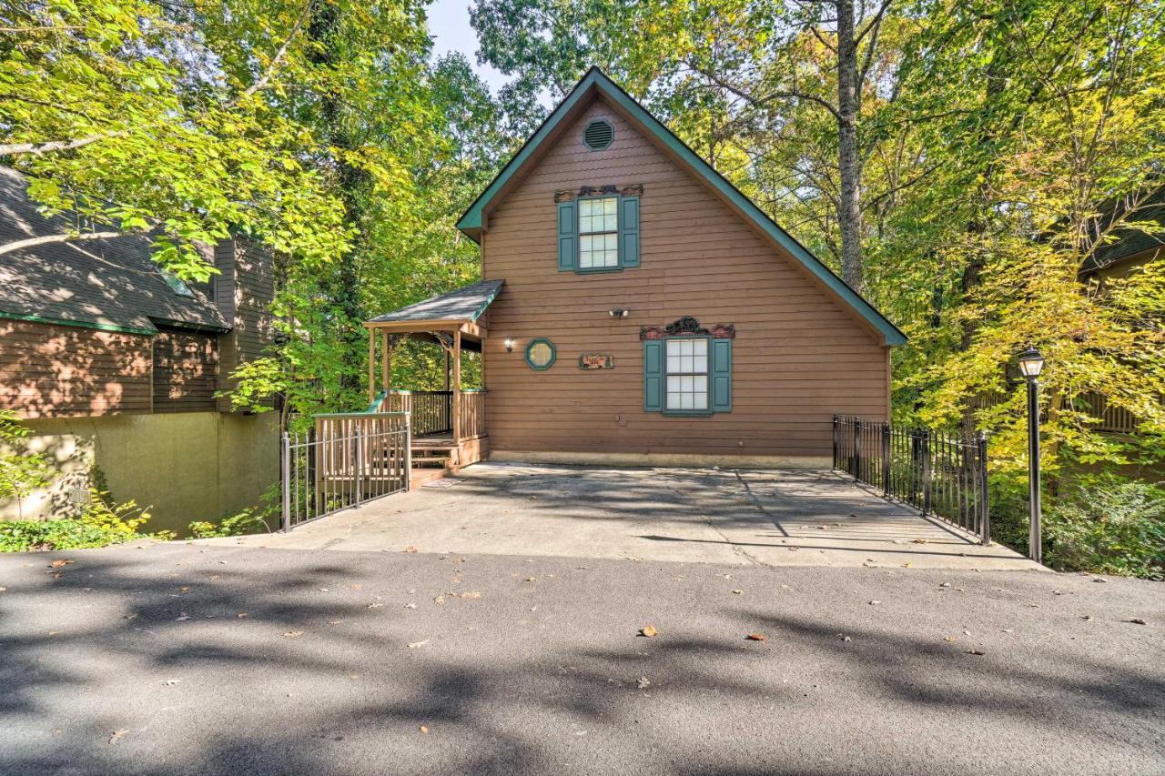 Picturesque Pigeon Forge Cabin With Mountain Views Exterior foto